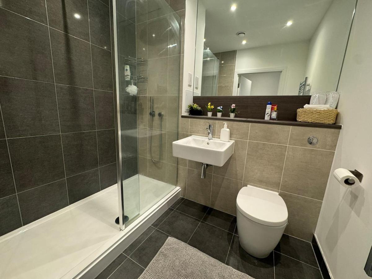 Stunning Luxury 2 Bedroom Appartamento *