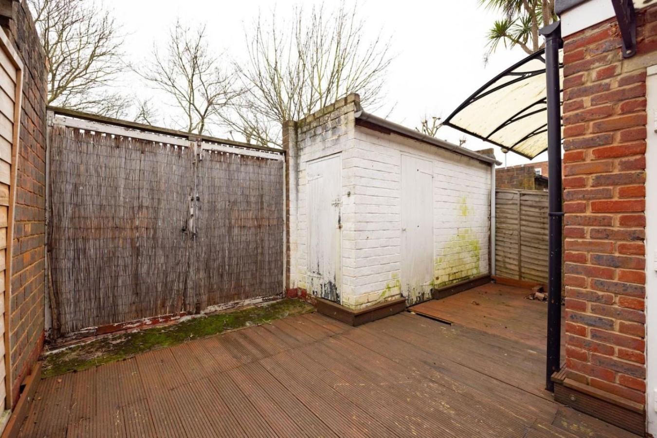 Holiday home The Wonky House London