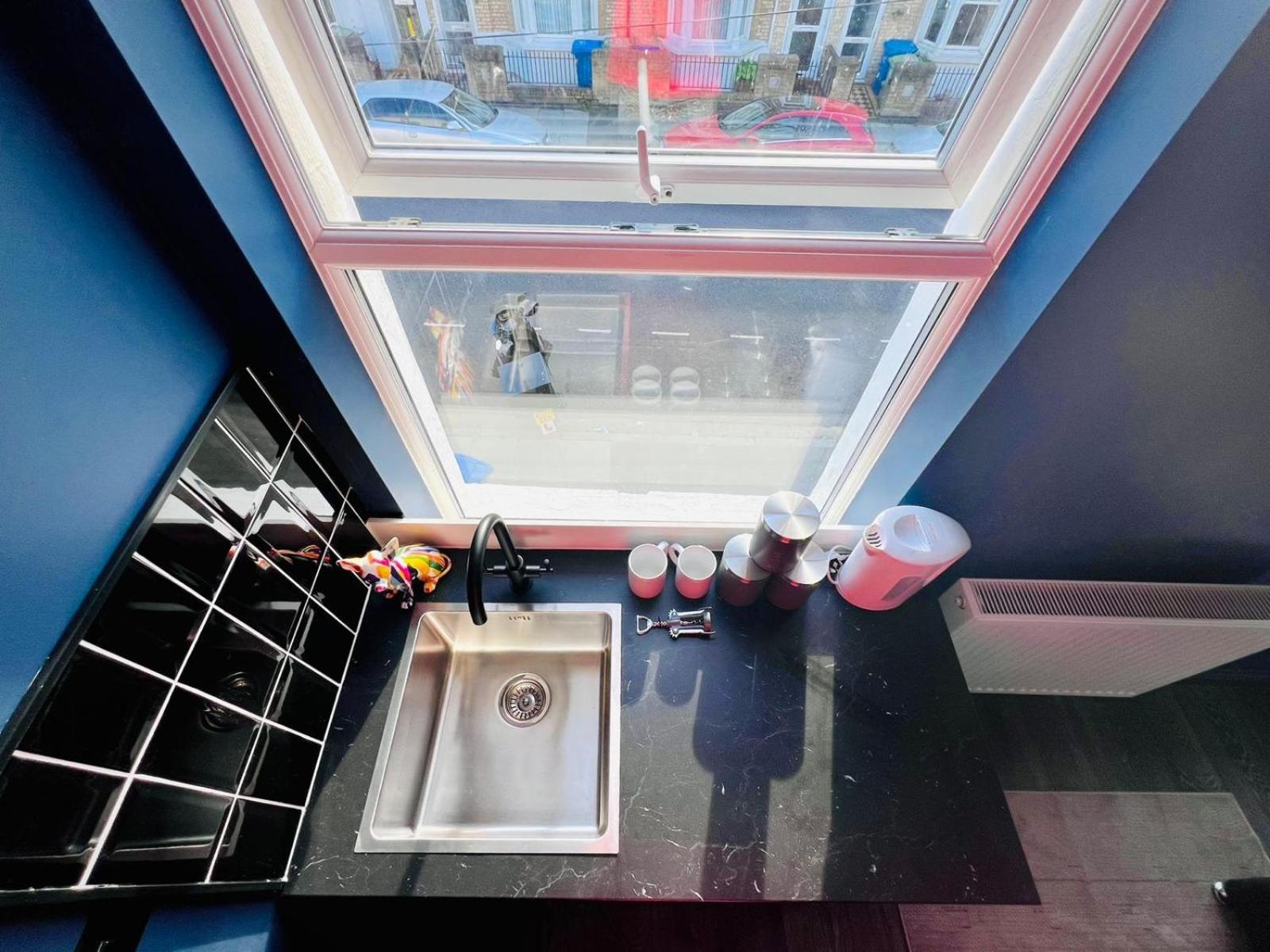 61 Studio, Ideal For Tourists High Recommend!!! * Londra