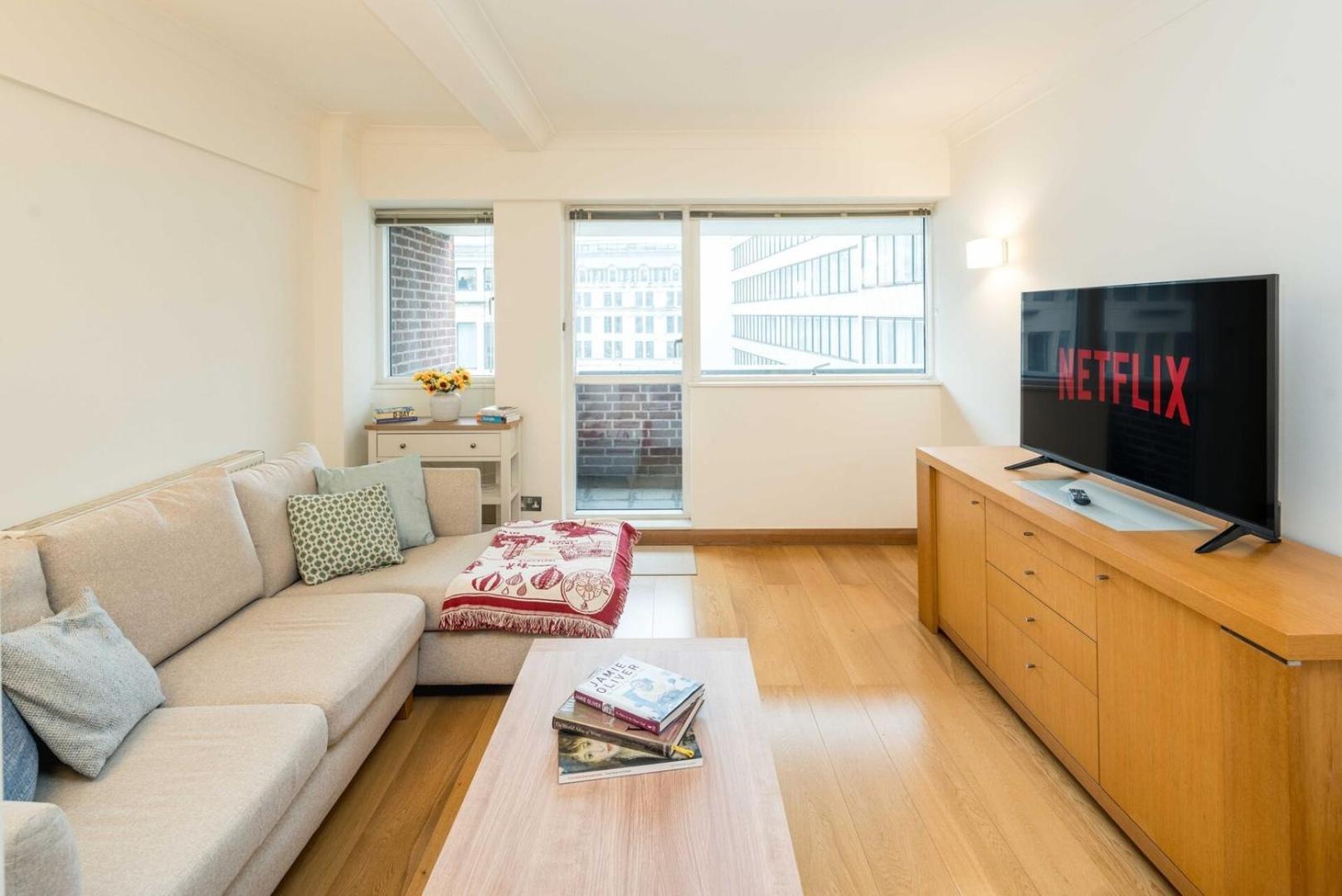 Apartment Bright 2-bed Flat Near St Paul's *