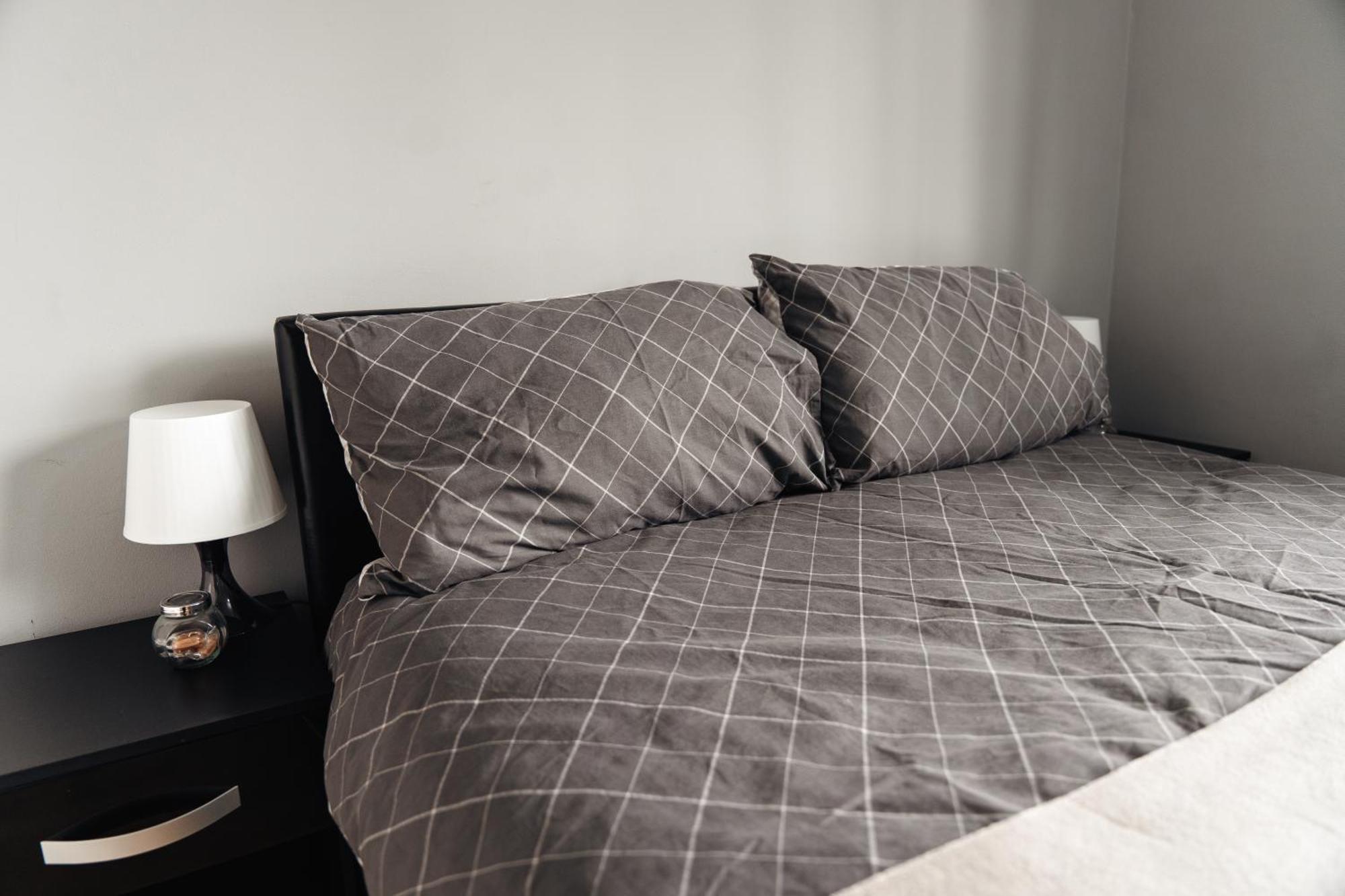 Shard View 2 Bed Entire Flat * Londen