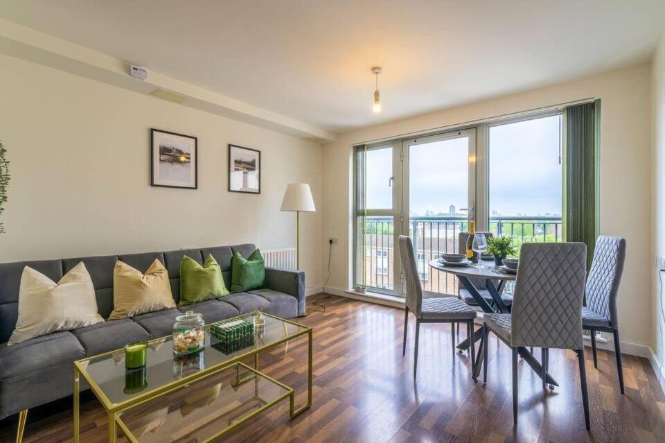Lejlighed 2 Bed Close To Excel And Elizabeth Line With Wi-fi London