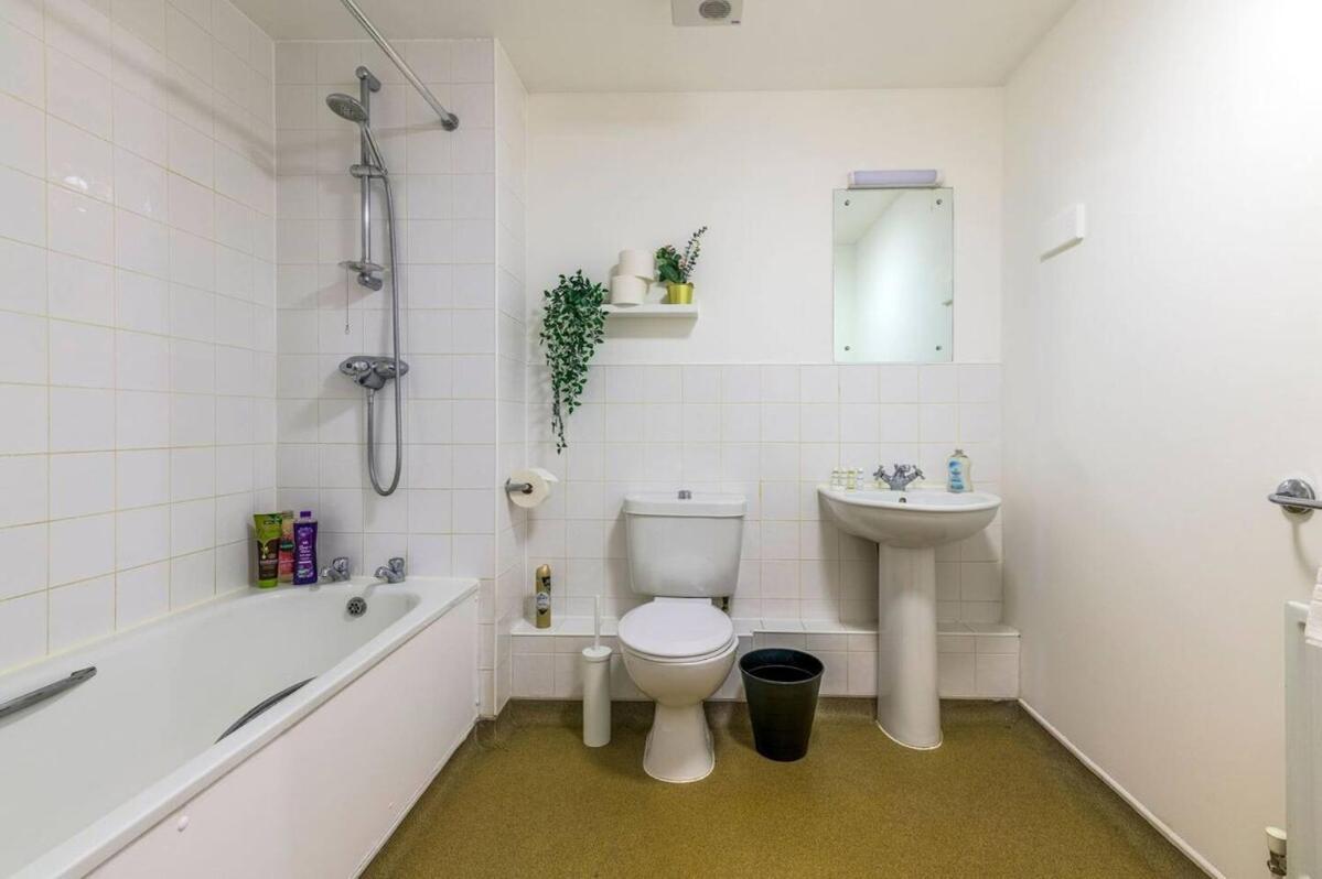 Lejlighed 2 Bed Close To Excel And Elizabeth Line With Wi-fi *