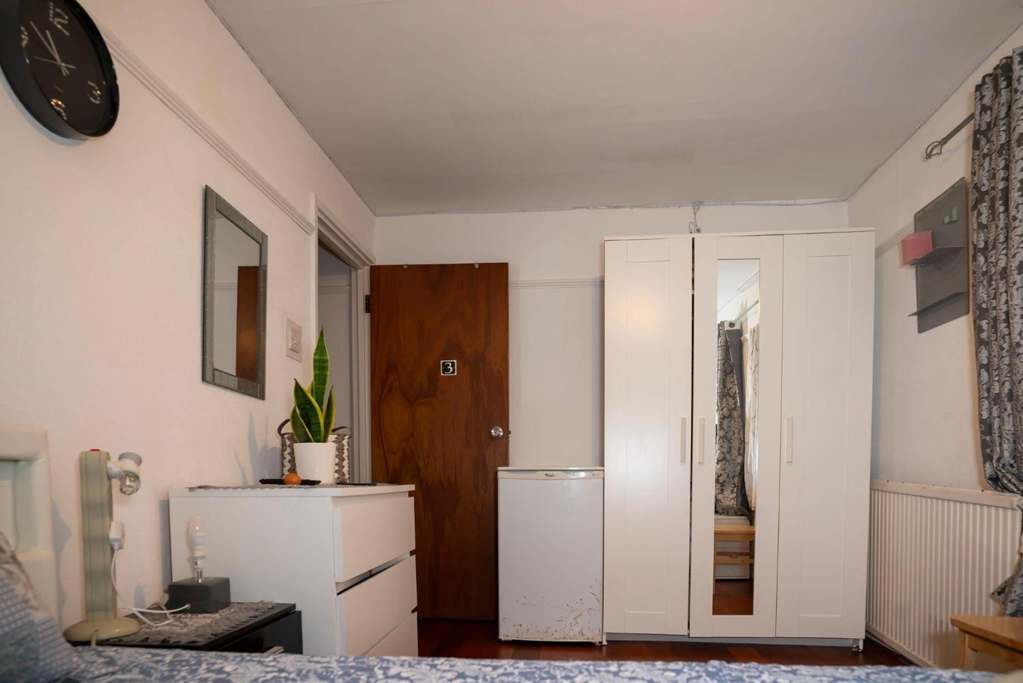 4 Bedroom House Rented By The Guest house