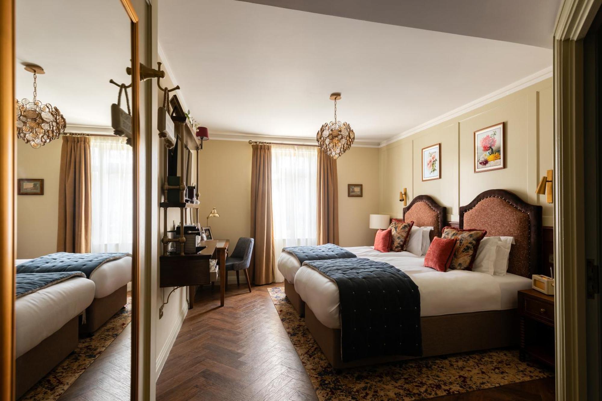 Coach & Horses Hotel