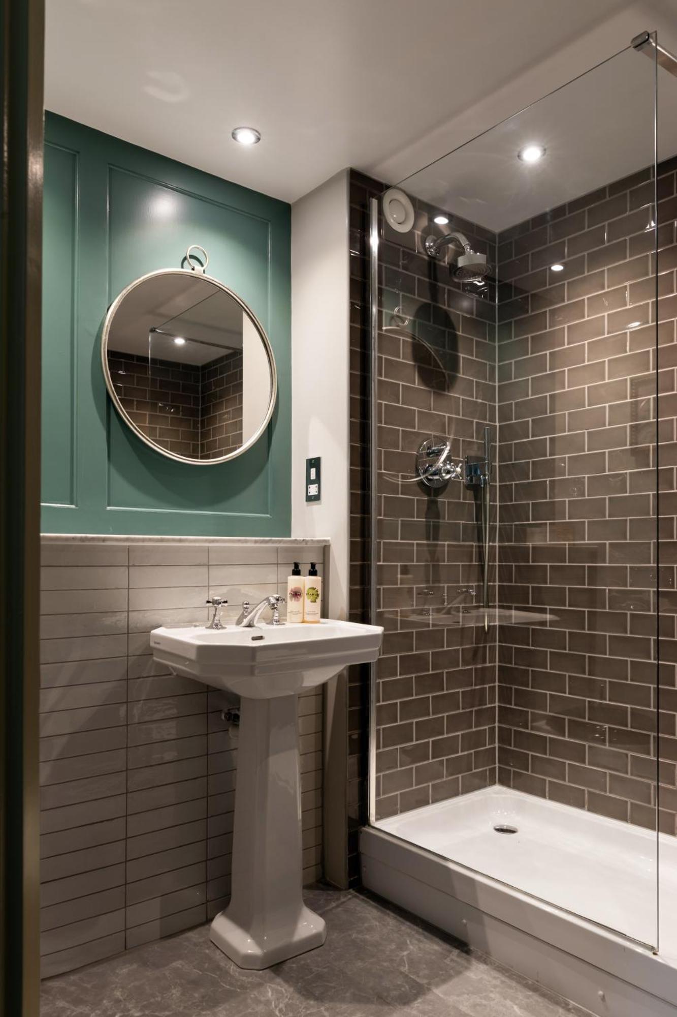 Hotel Coach & Horses 3*
