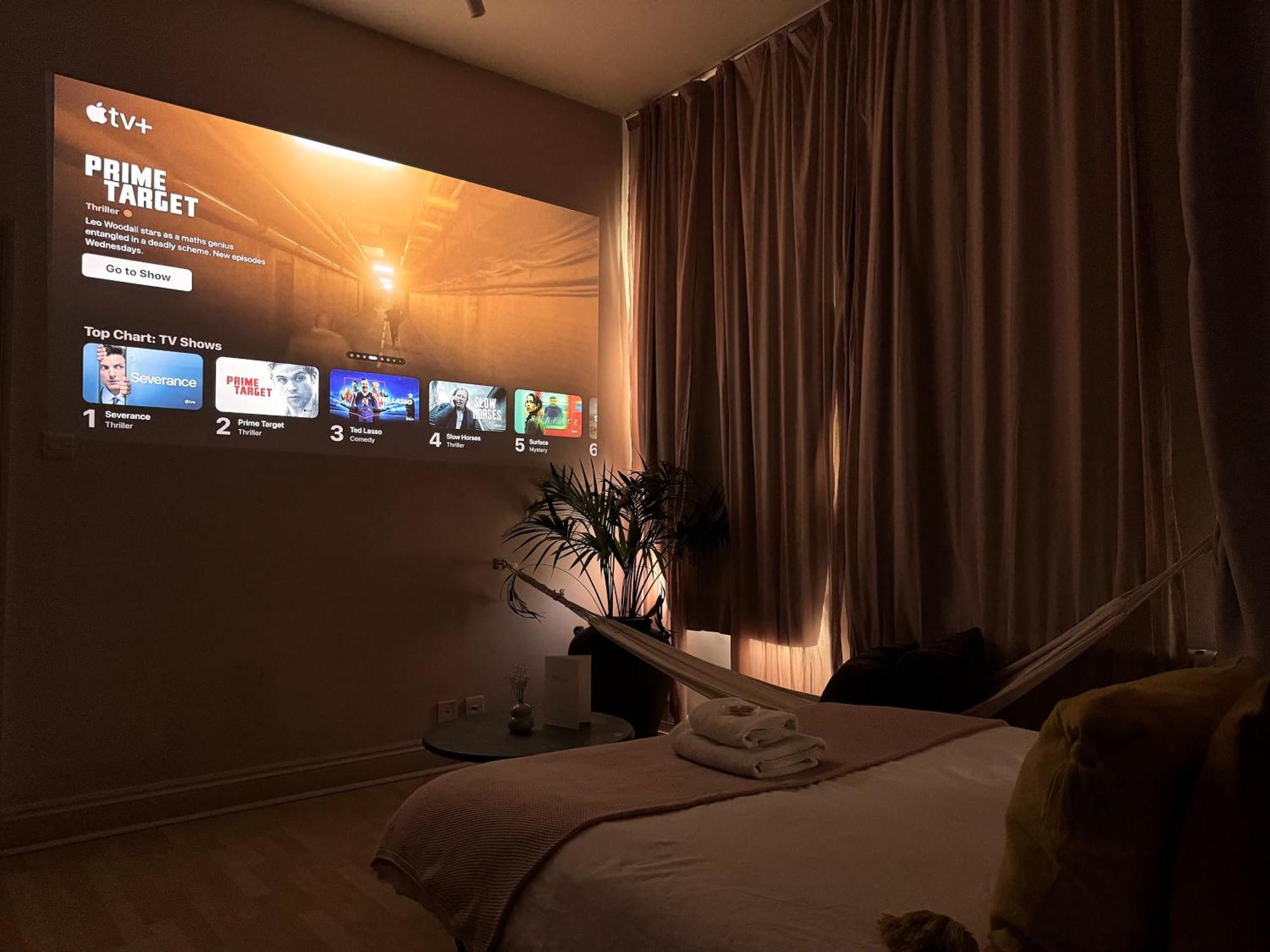 Apartment Shoreditch Loft W 100inch Cinema, Premium Mattress & Hammock, By The Design Traveller London