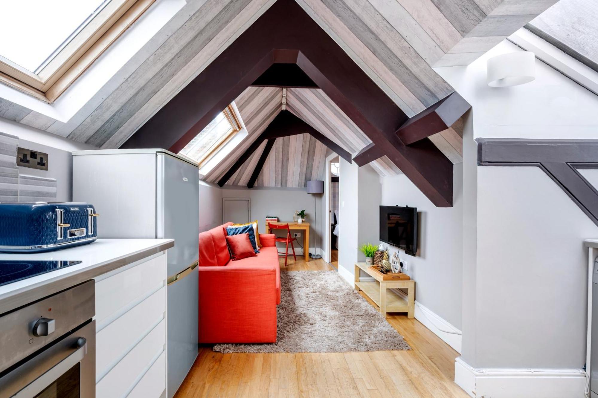 Sunny Loft In Center Of Lägenhet