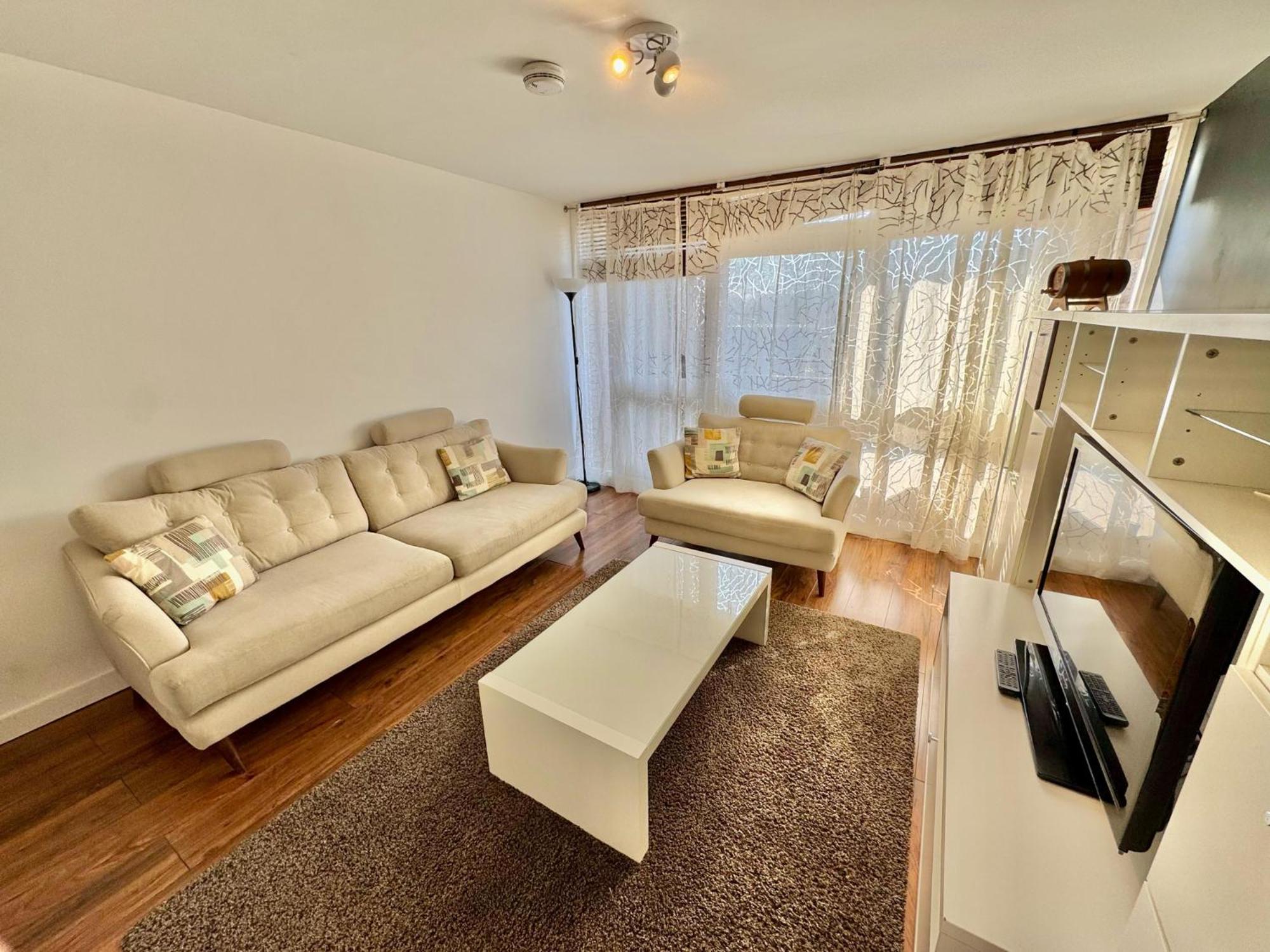 Appartement Sleek & Bright Balcony Flat Perfect Escape
