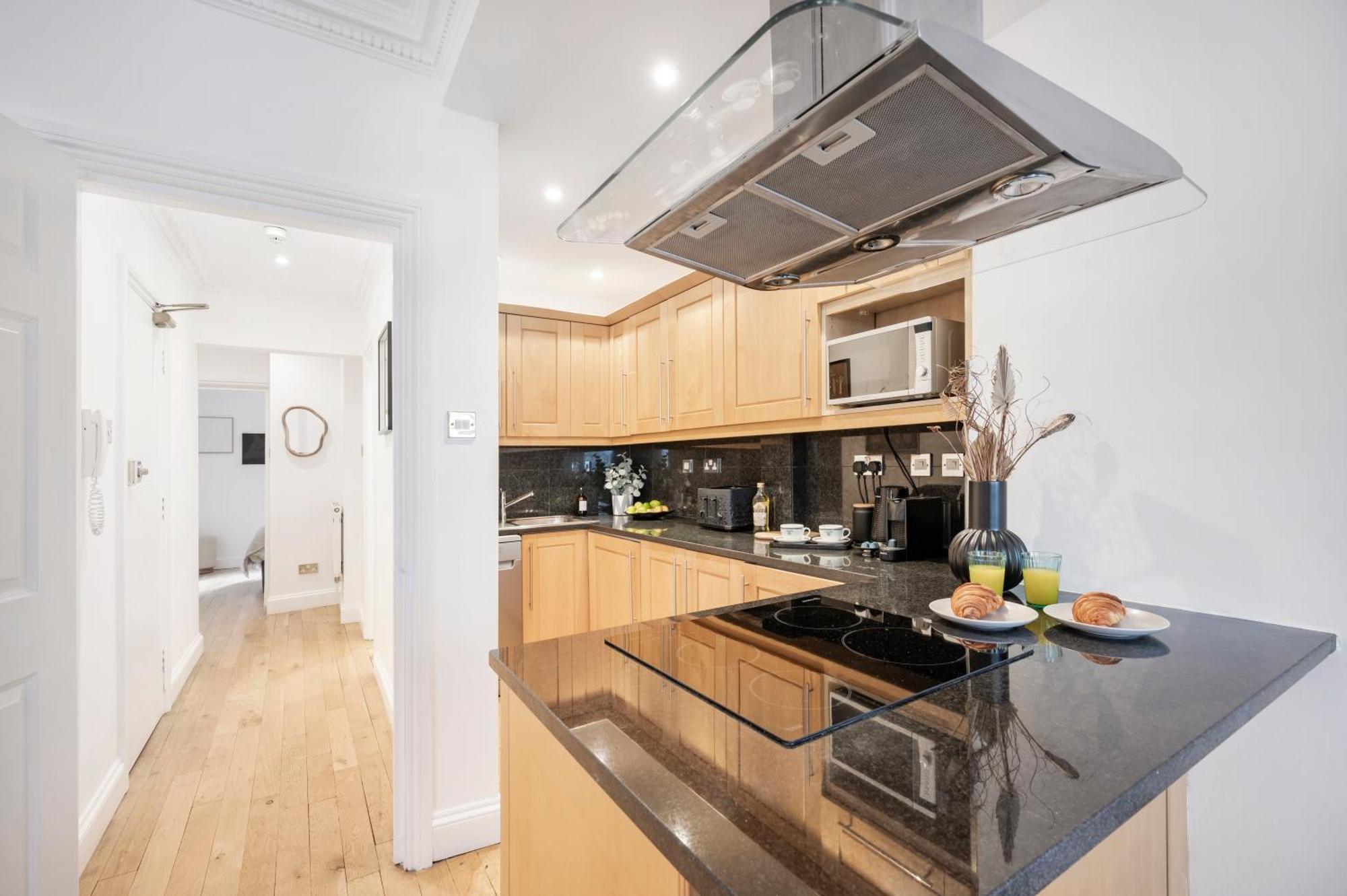 Wow! 2 Bedr/3 Beds Covent Garden/ Location! *