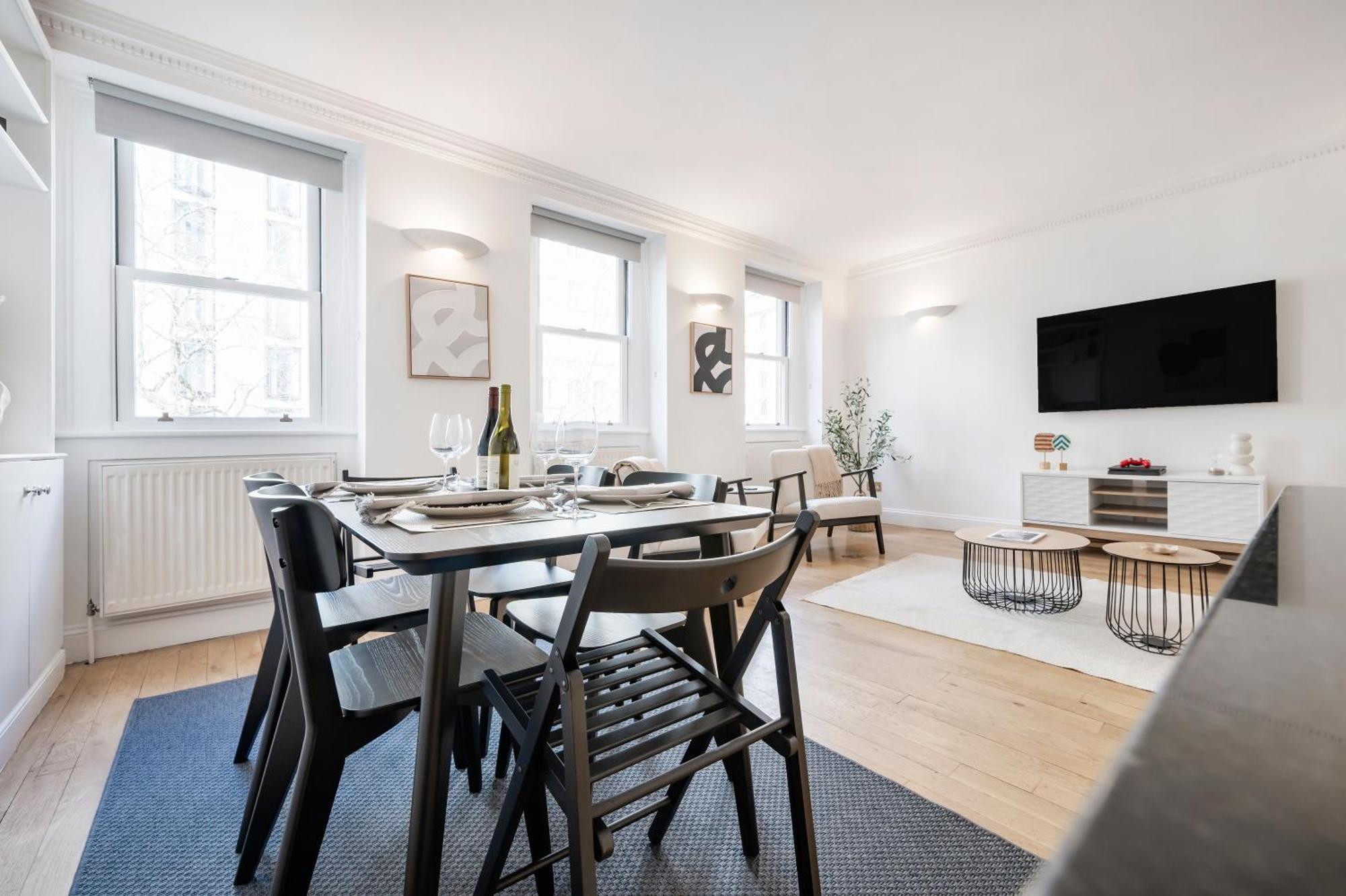 Wow! 2 Bedr/3 Beds Covent Garden/ Location! Apartment