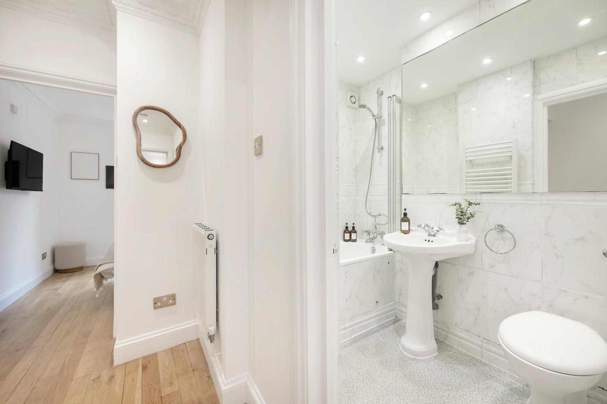 Apartment Wow! 2 Bedr/3 Beds Covent Garden/ Location! *