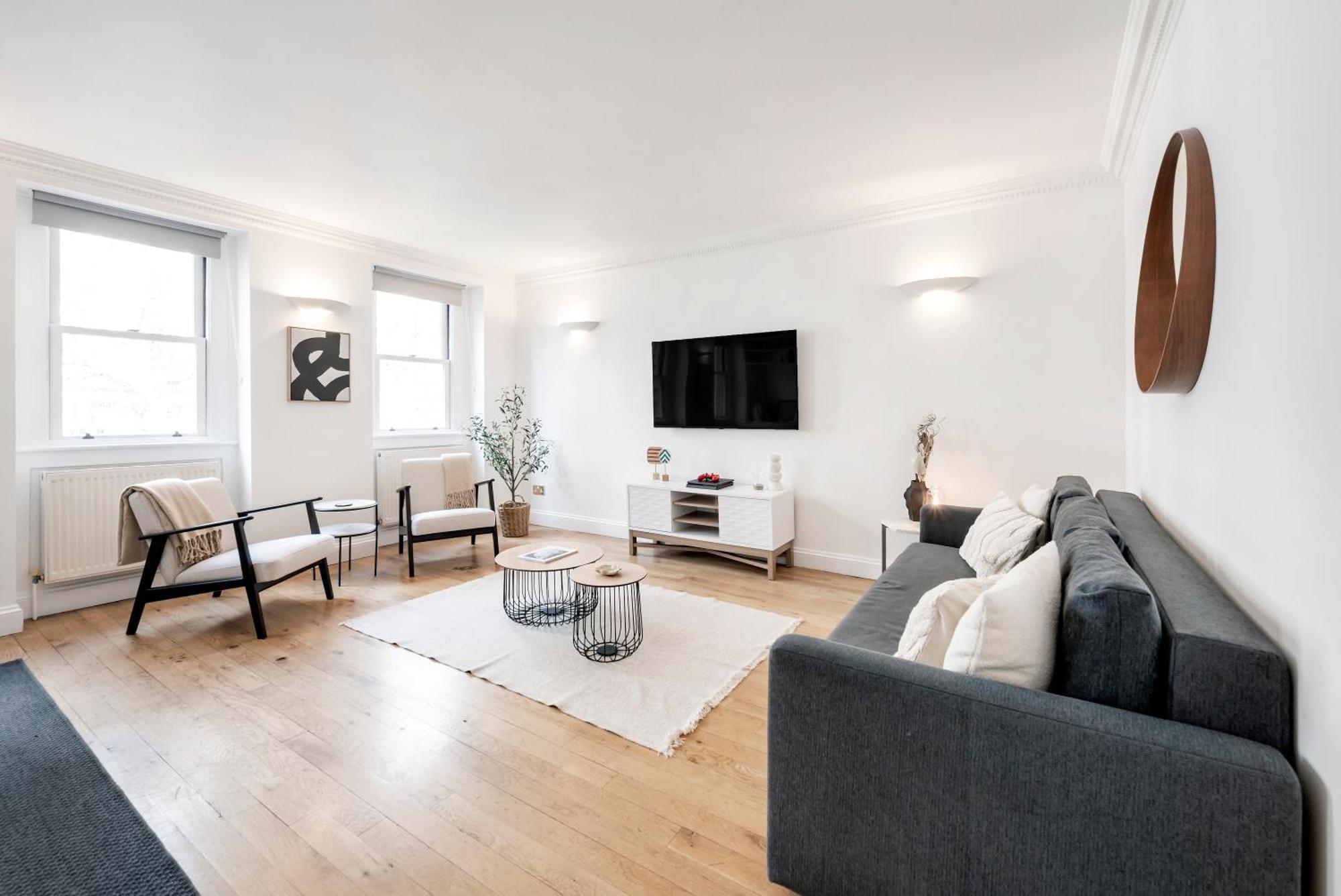 Wow! 2 Bedr/3 Beds Covent Garden/ Location! London