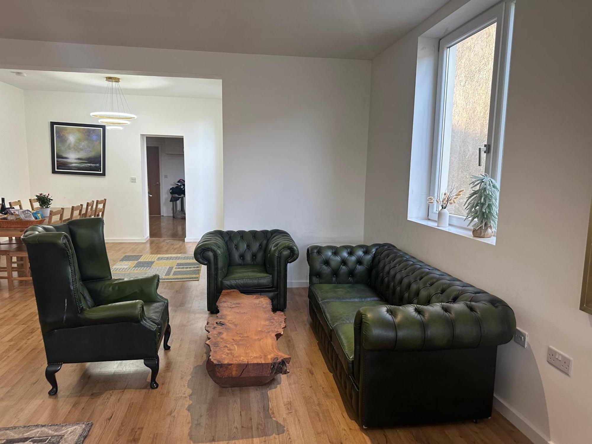 North A Spacious 7 Bedroom House Accommodating Up To 18 People Complete With Own Gym And Table Tennis * Londen