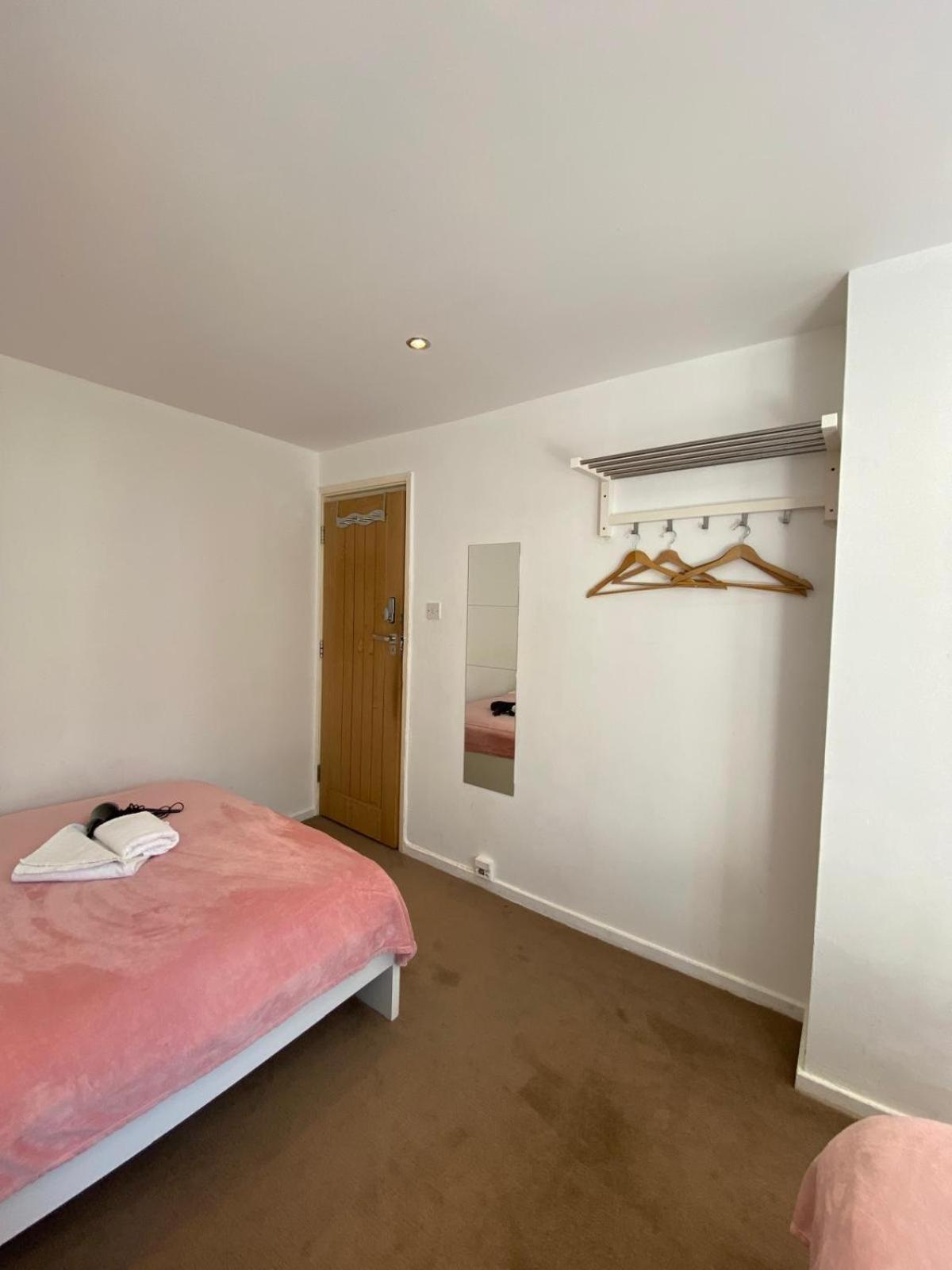 Fabulous Private Bedrooms Near Euston Station, Central London Homestay London