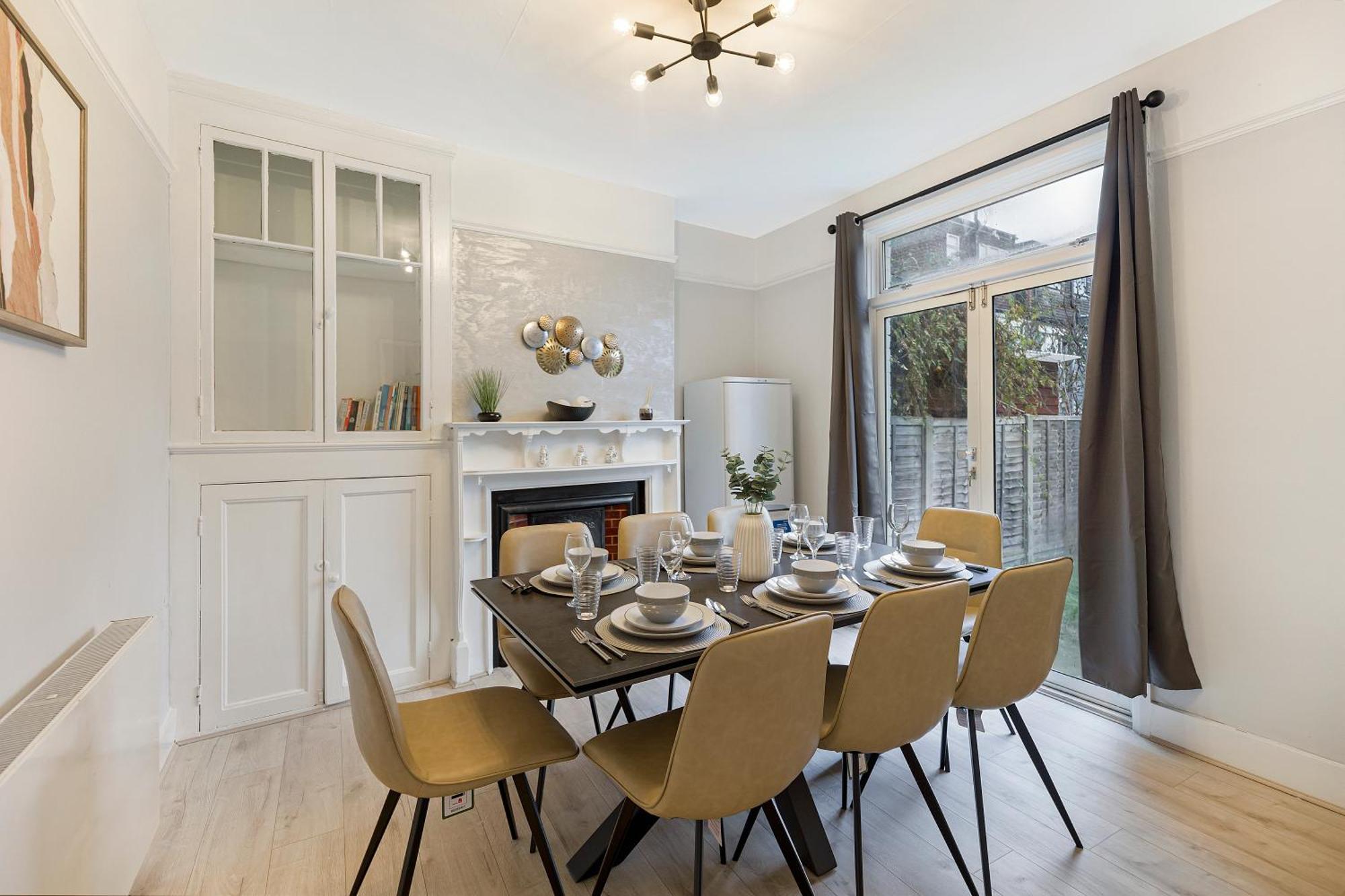 Finsbury Park Hideout Sleeps 10 Holiday home