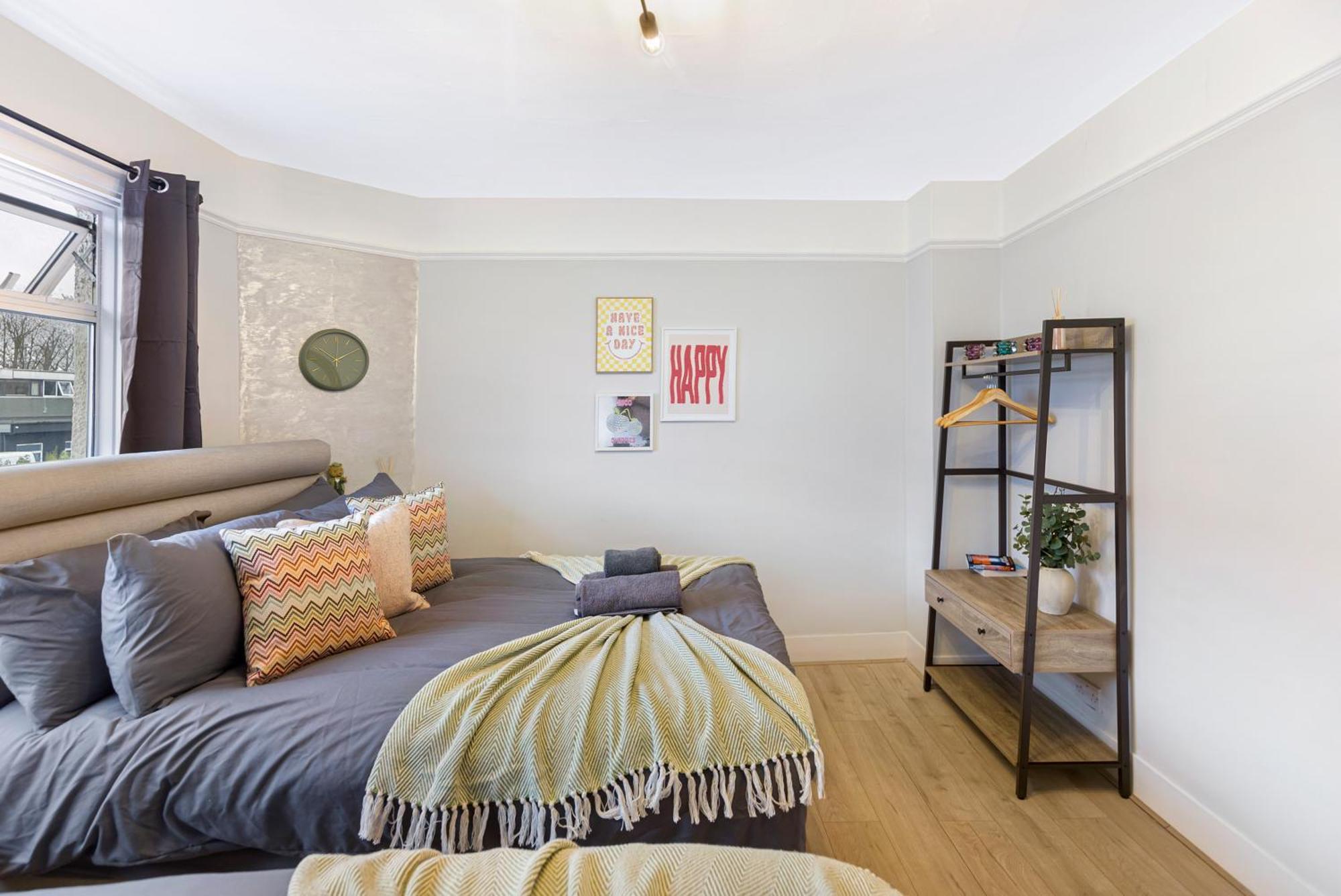 Finsbury Park Hideout Sleeps 10 Holiday home London