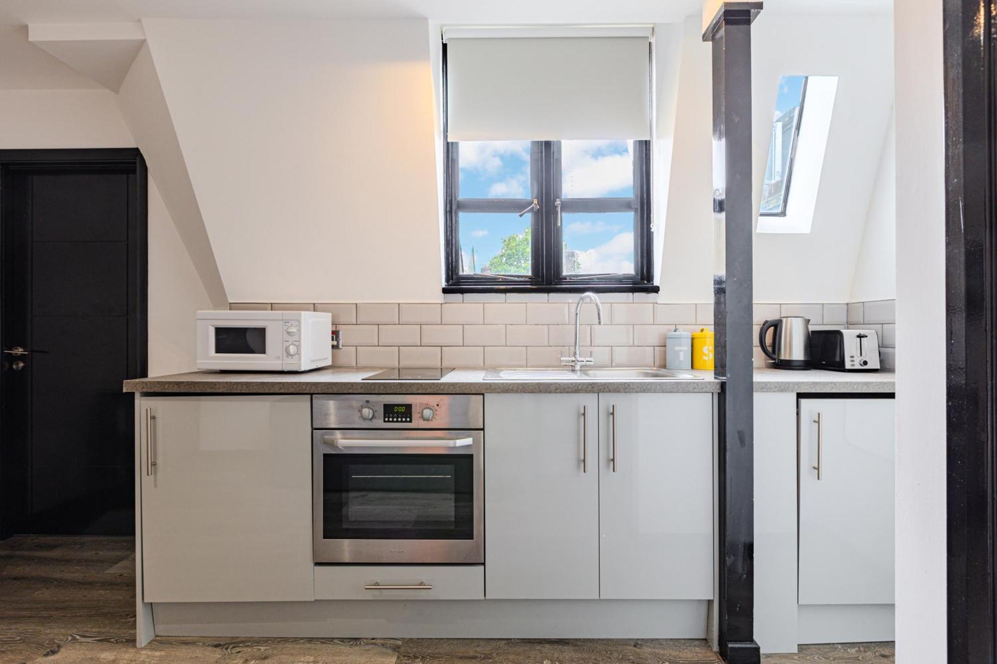 Lägenhet Langdon Apartments, Bouverie Place London