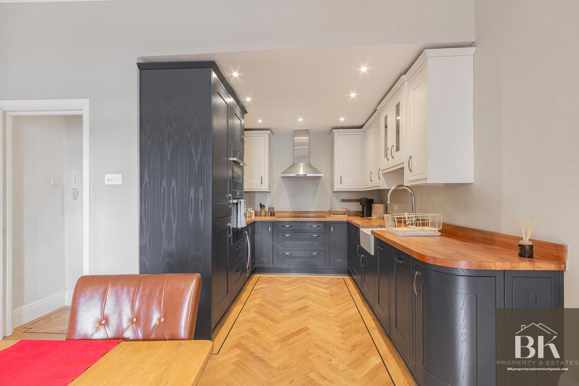 Apartment Luxury Victorian 2 Bed 2 Bath Flat E14