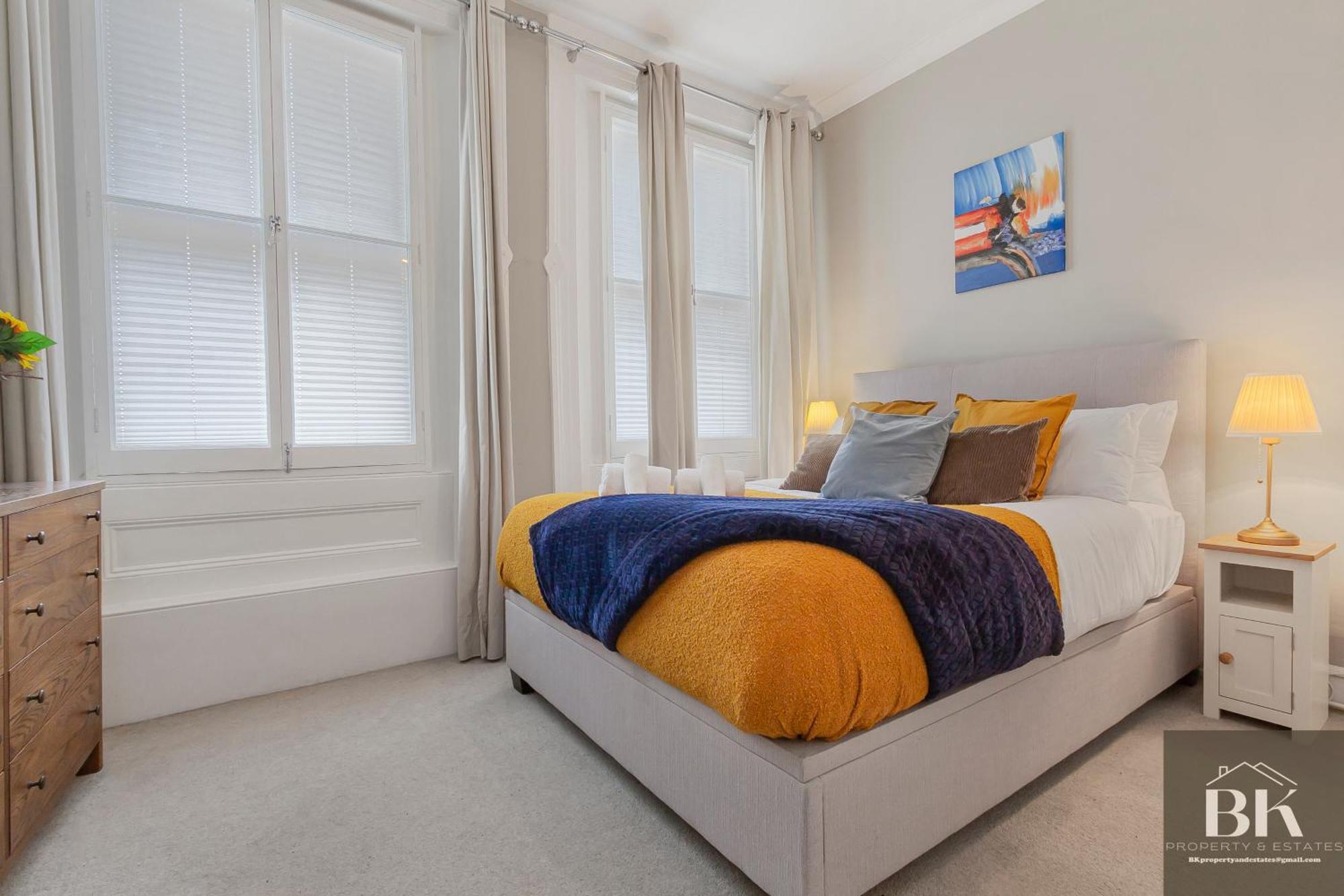 Apartment Luxury Victorian 2 Bed 2 Bath Flat E14 London