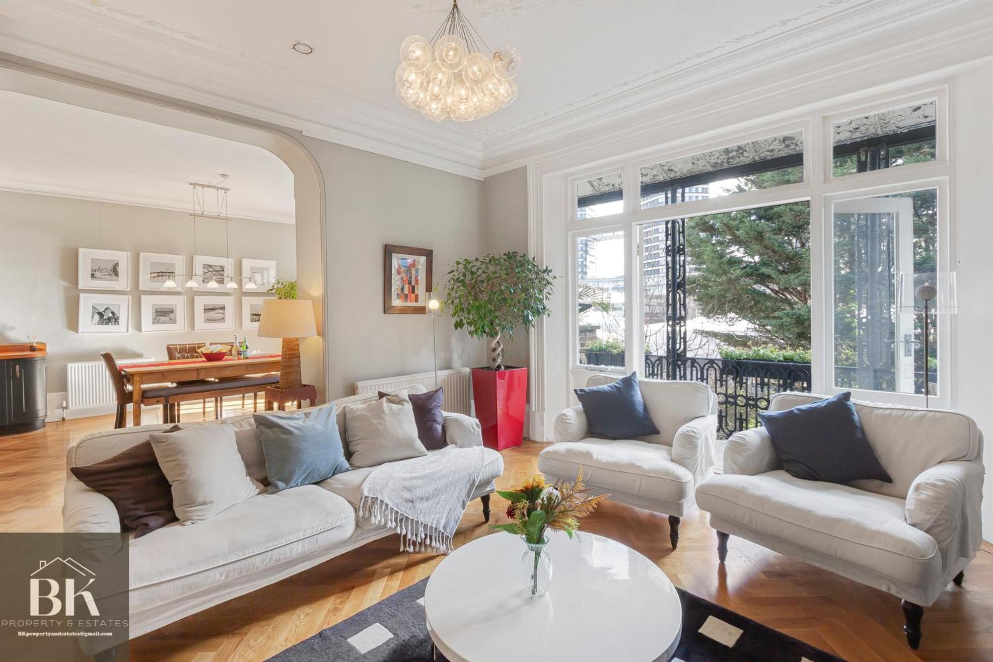 Luxury Victorian 2 Bed 2 Bath Flat E14 * London
