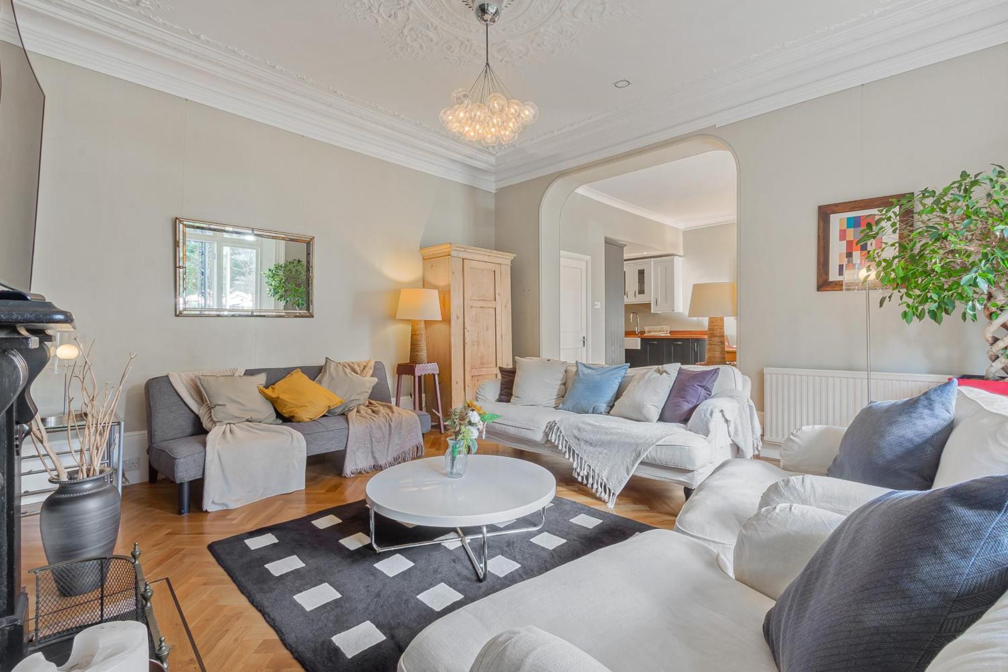 Apartment Luxury Victorian 2 Bed 2 Bath Flat E14