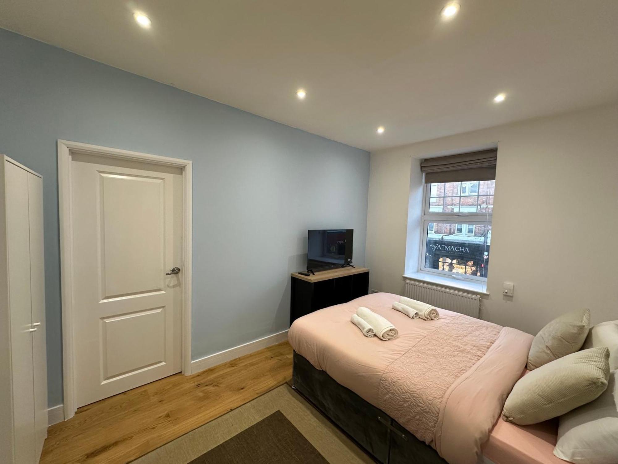 Homestay En Suits Room With King Size Bed London