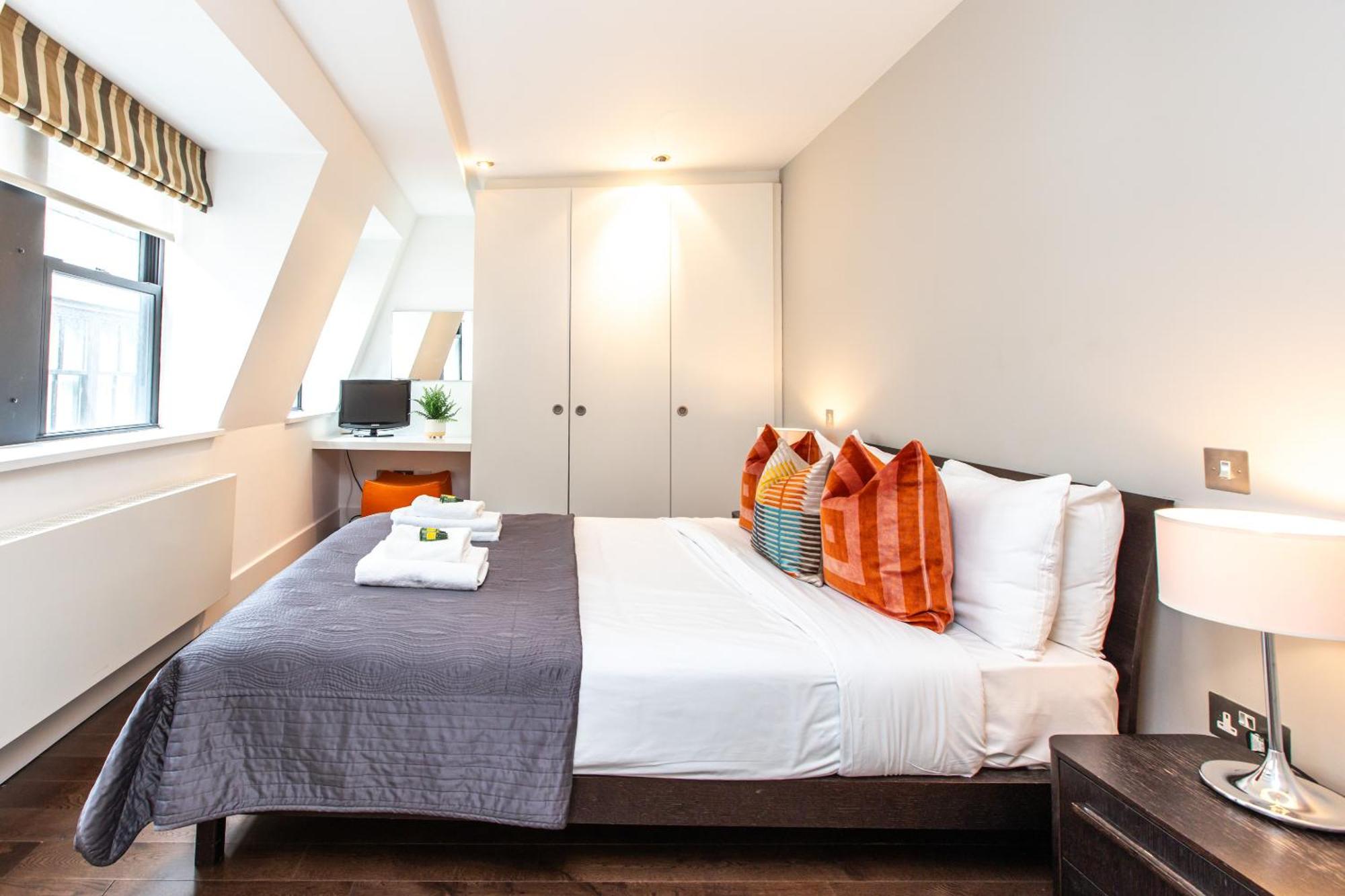 Lejlighed Charming 1br Near Monument Station! *