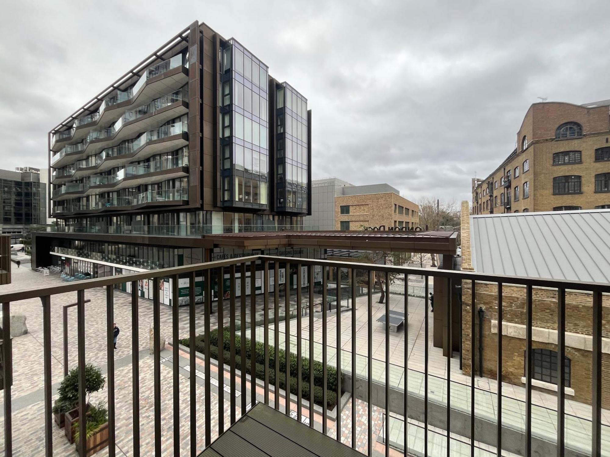 Whole Spacious New 1 Bed Flat Near Tower Bridge * London
