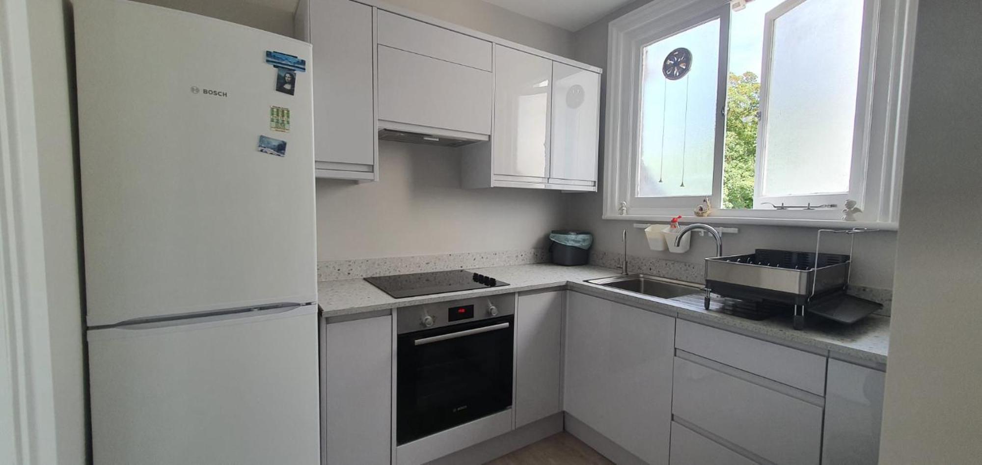 Appartement Place To In Thames Ditton Londen