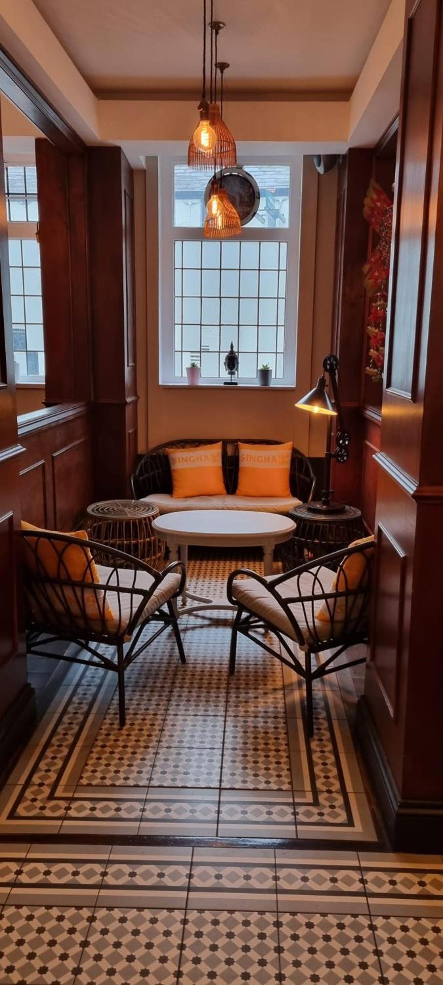 Place To In Thames Ditton Appartement Londen