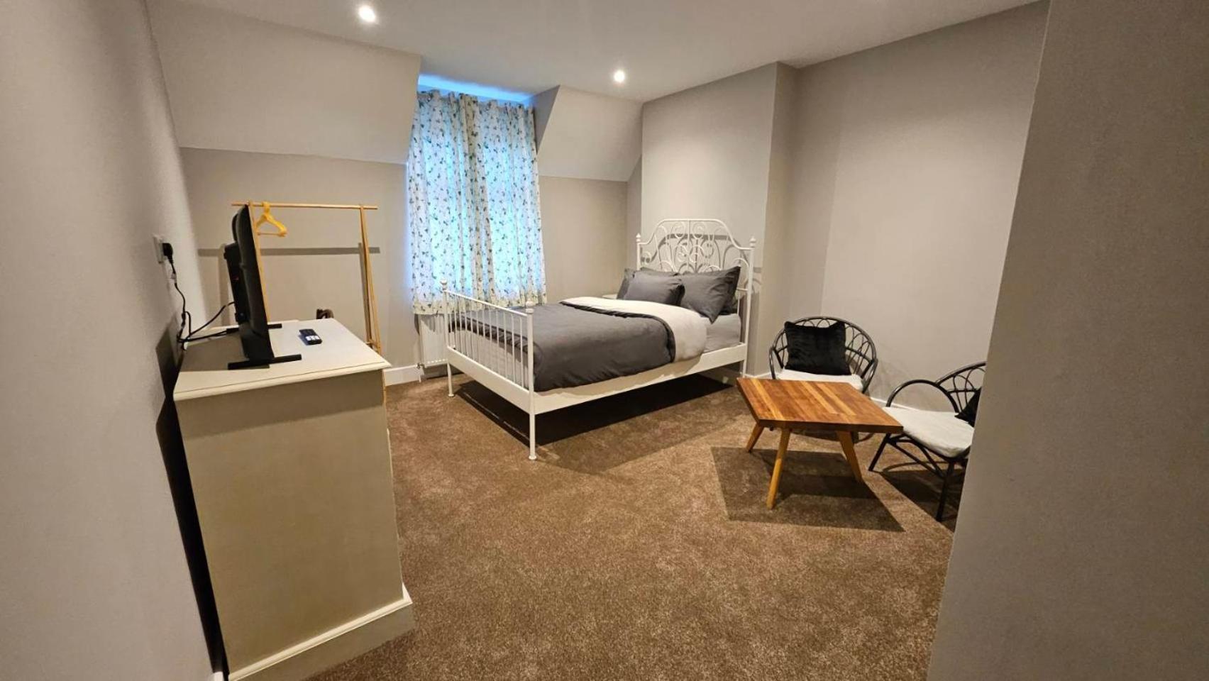 Place To In Thames Ditton * Londen