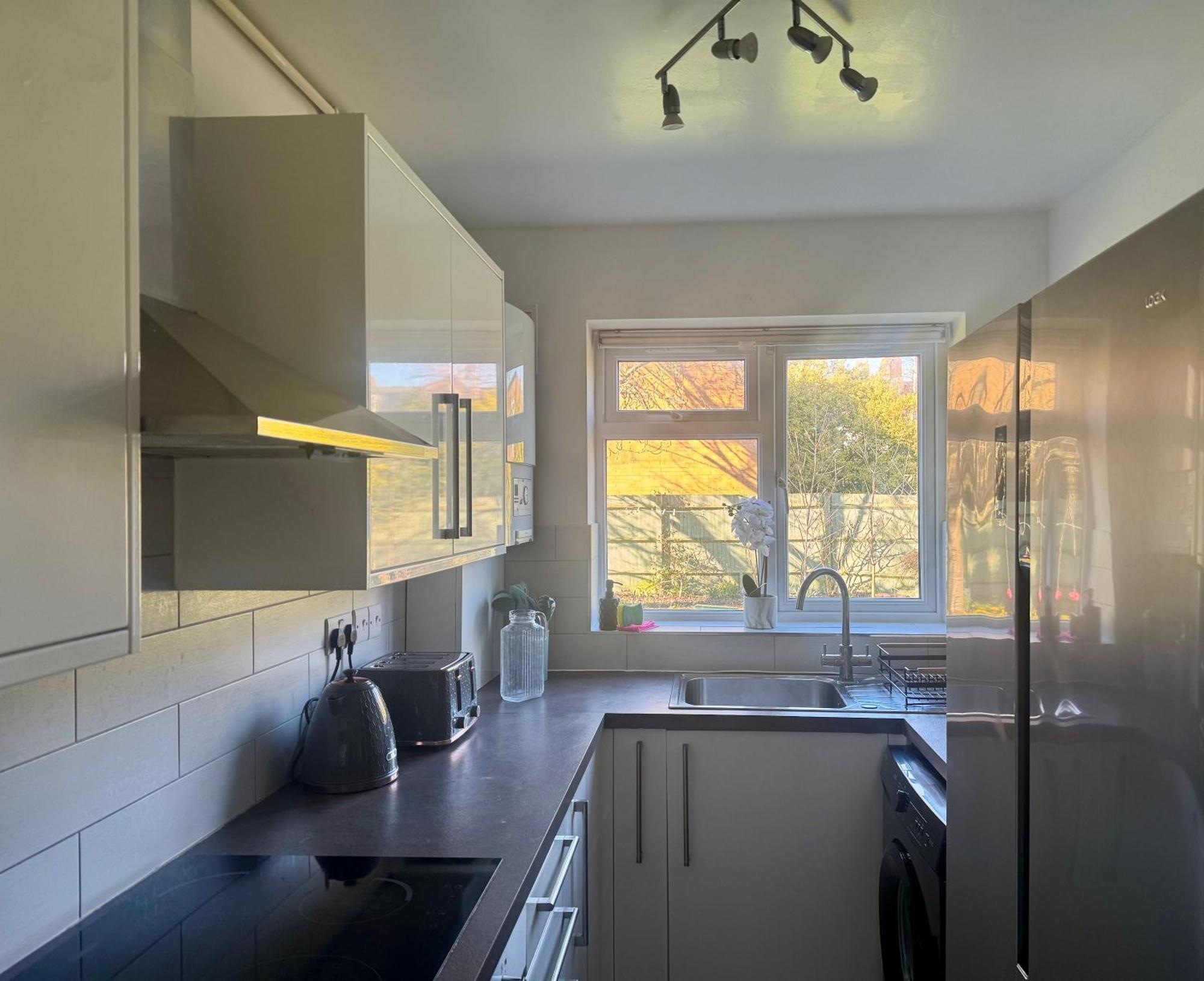 Serene 2 Bedroom Flat Free Off-street Parking Large Suv Close To Tube Lägenhet London