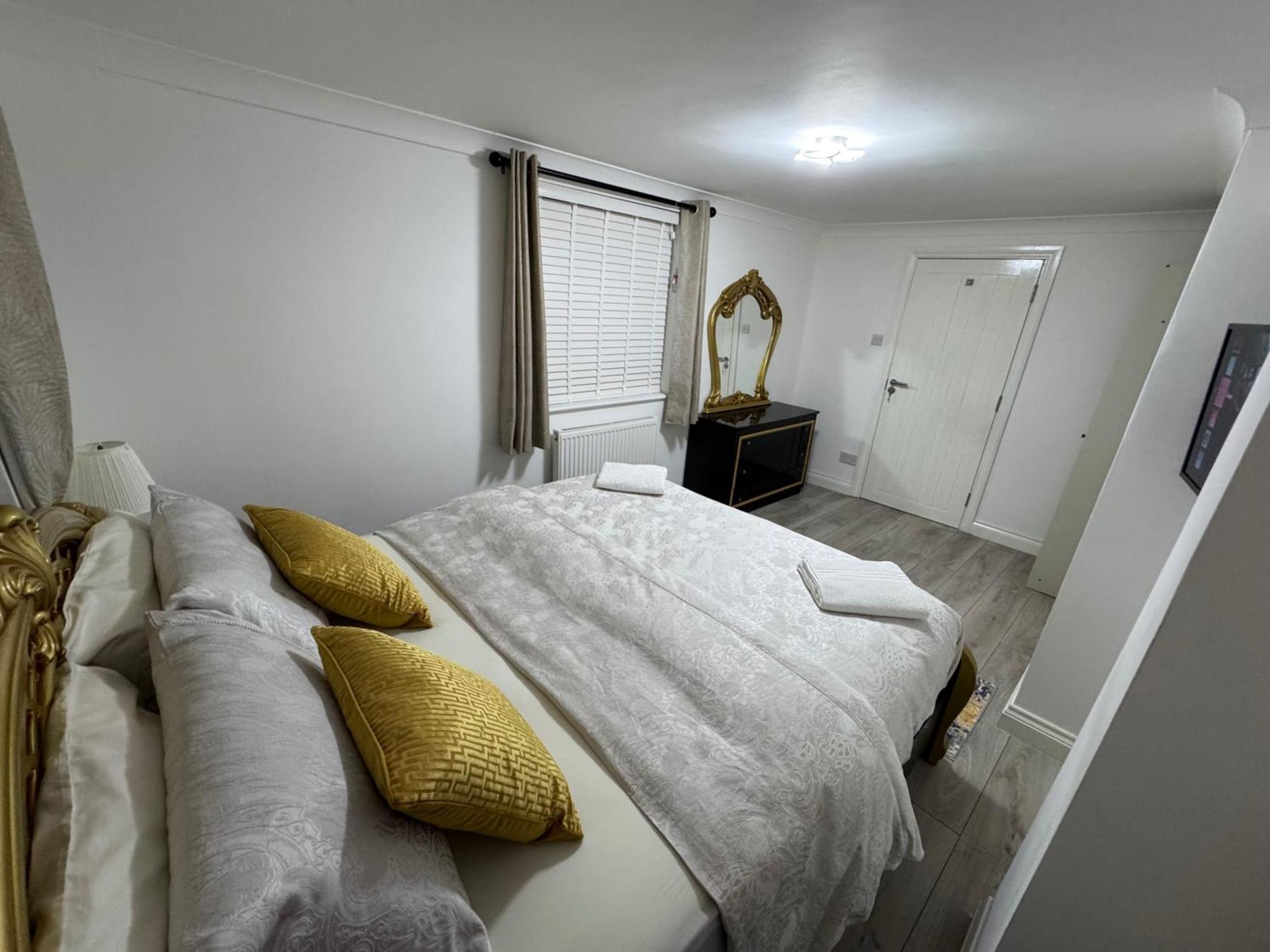 Cozy 2br-5guests-near Attractions-garden Lägenhet *