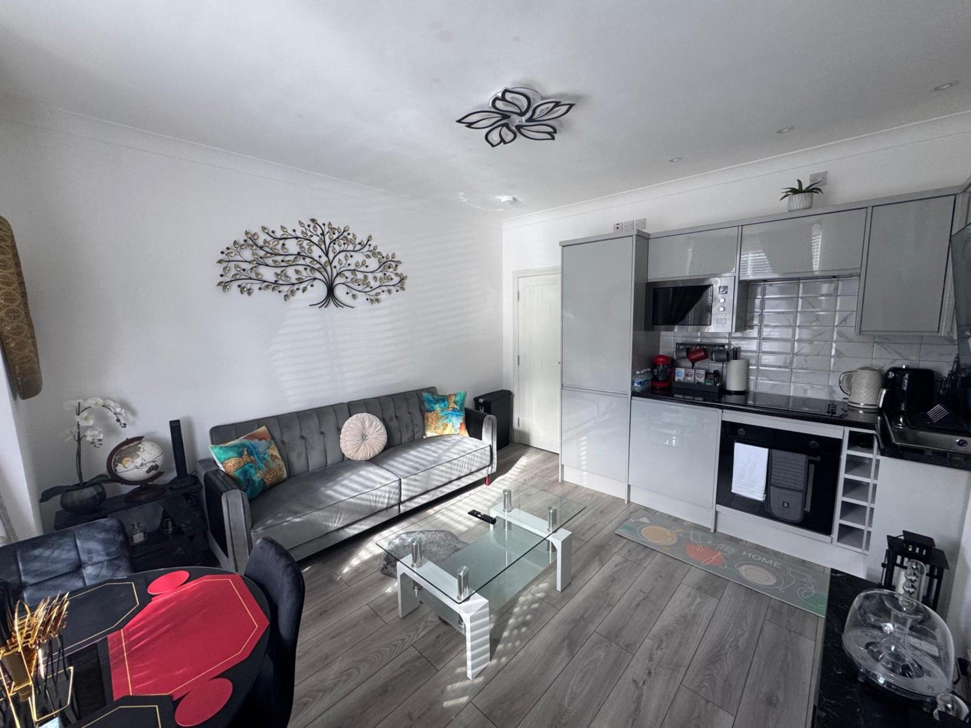 Cozy 2br-5guests-near Attractions-garden Lägenhet London