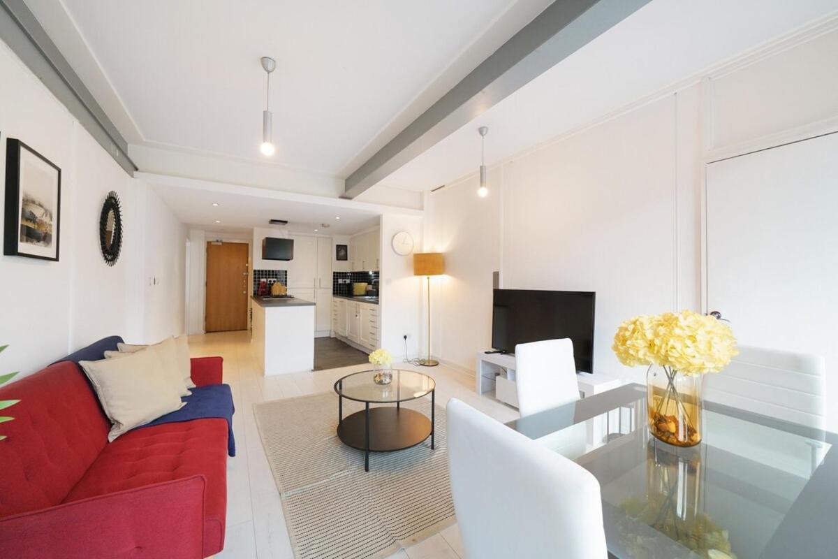 Appartamento Modern 2-bed With Balcony In Stratford *