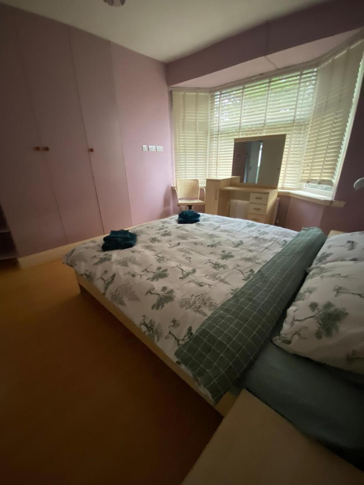 House For 7, Garden With Pond, 20min From Heathrow *