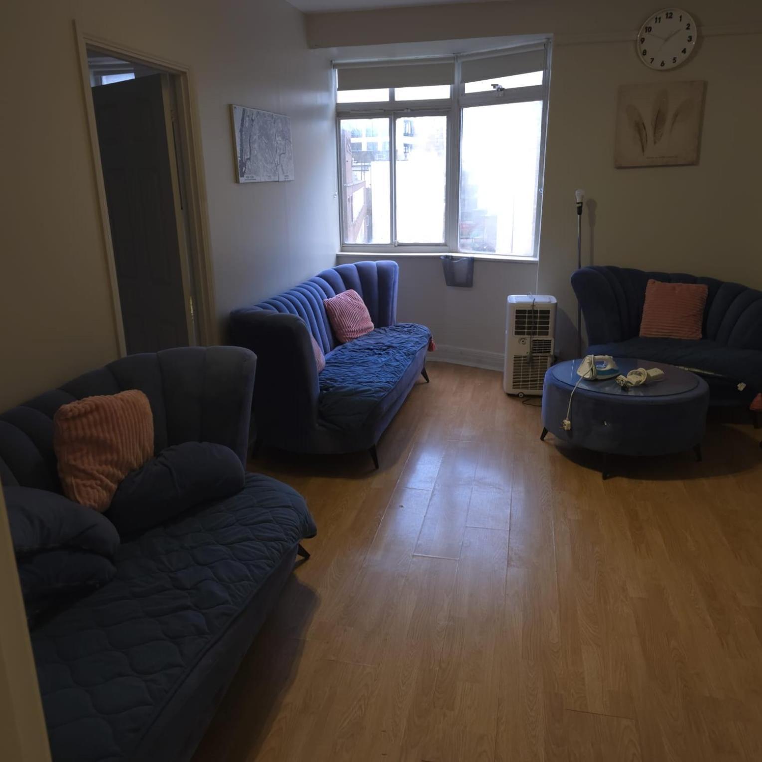 Homey Bedroom Flat Center Londra