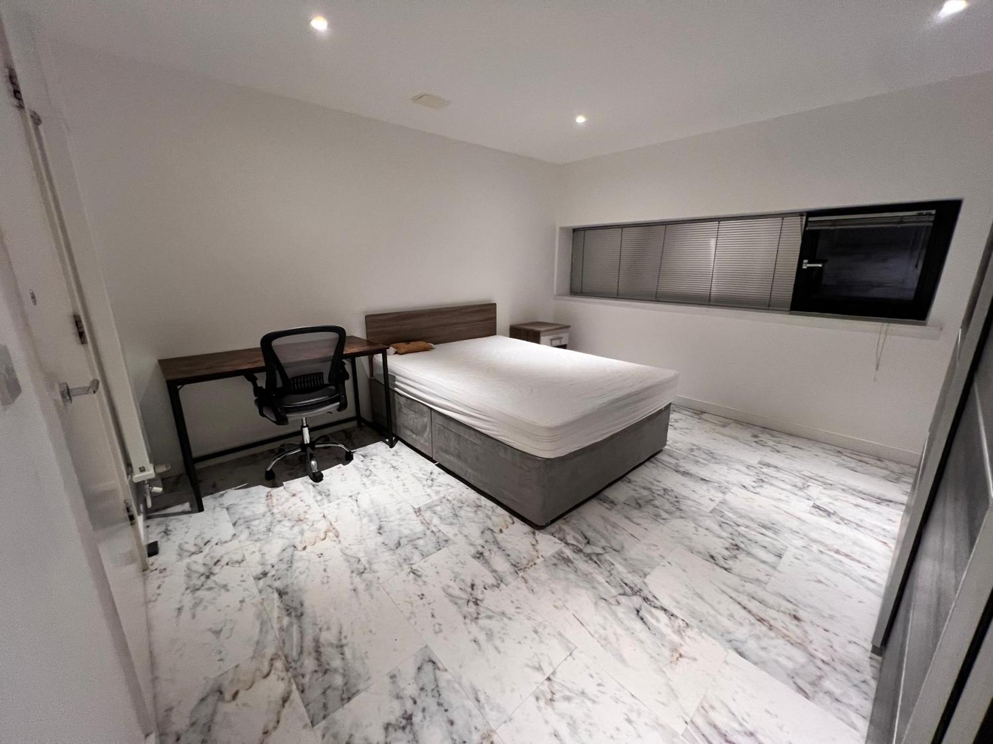 Deluxe Entire With 2x Bedrooms, 2x Bathrooms And A Big Living In The Olympic Park And Westfield At Stratford Londres