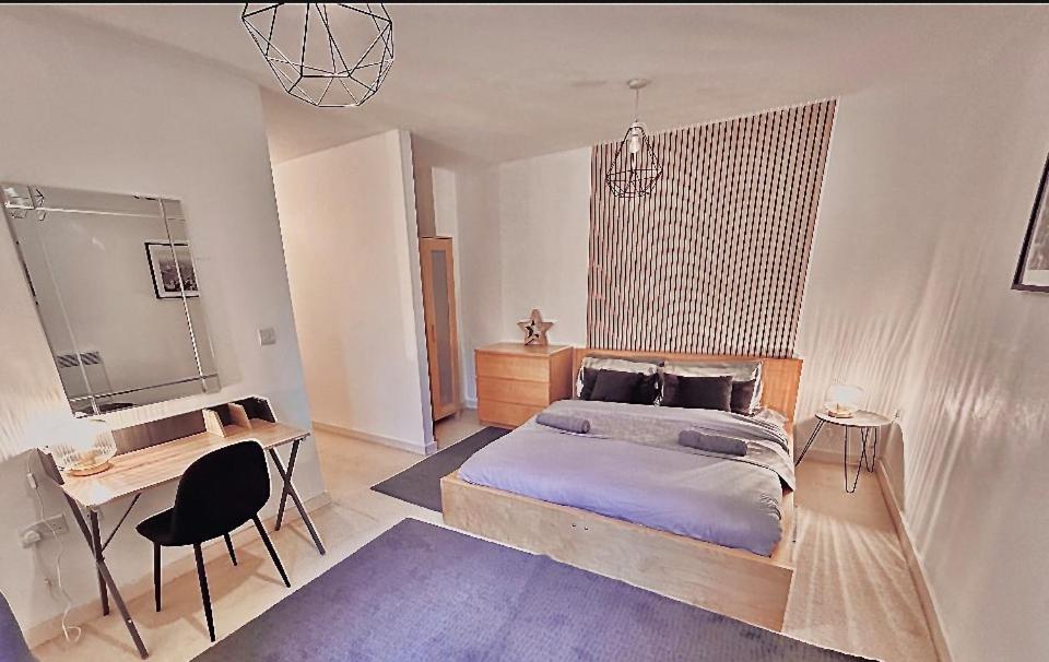 O2 & Excel Zone 2 Sleeps 6 Apartment London