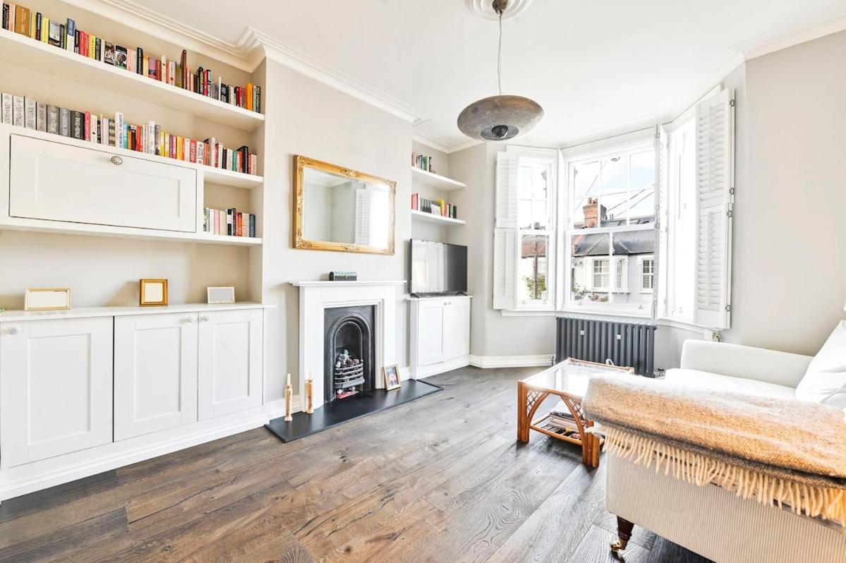 Victorian Charm 2-bed 2-bath With Private Garden London
