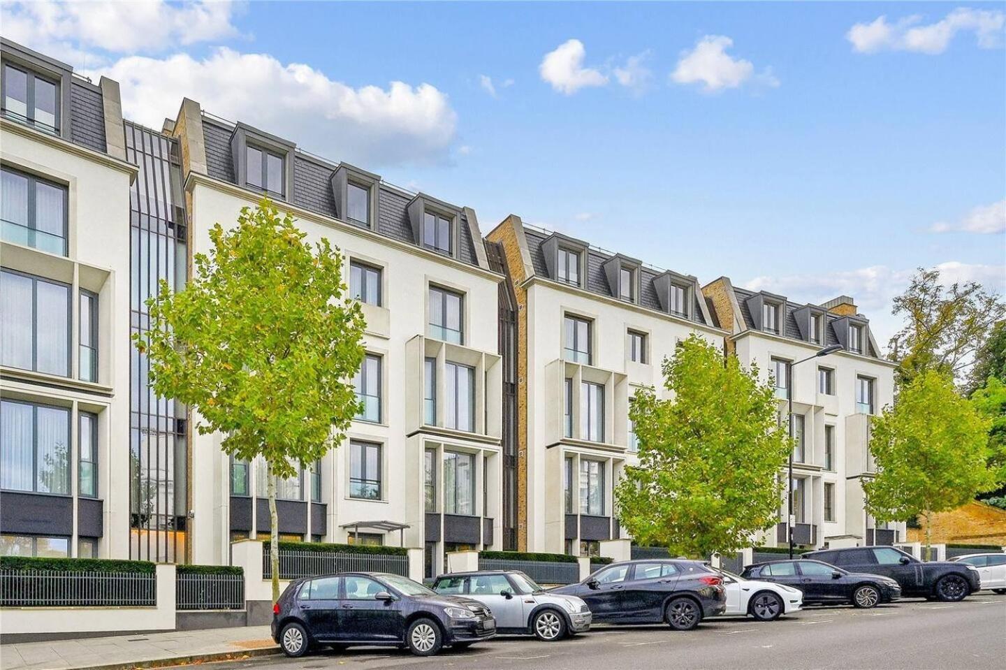 Homestay Holland Park 3 Bedroom Apartment London