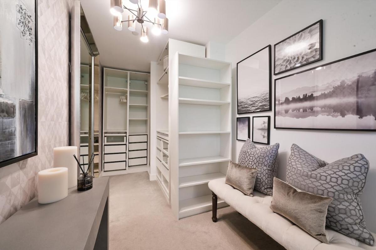 Luxury Boutique Designer Apartment- Tube Access- Zone 1 Apartment *