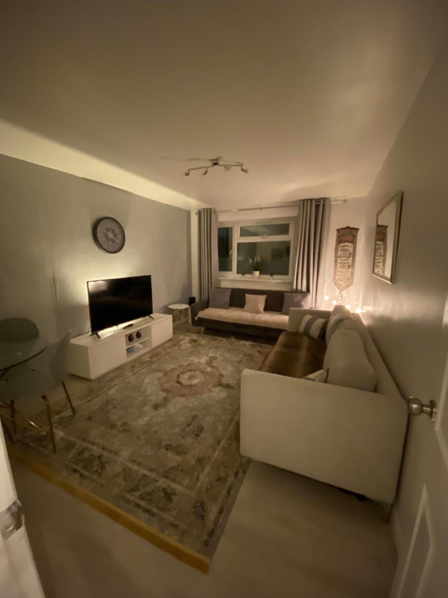 One Bedroom Flat In Chiswick W4 Leilighet *