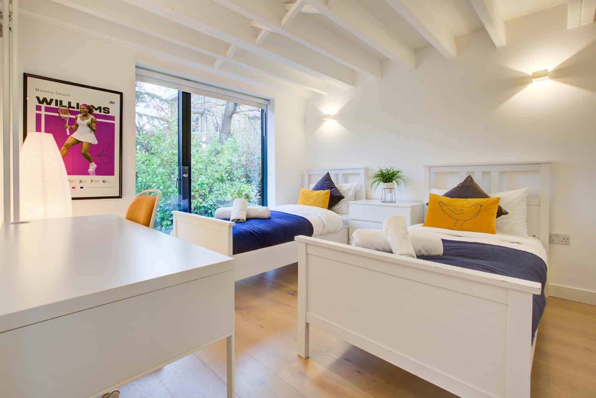 Neoteric Wimbledon Village Feriehus London