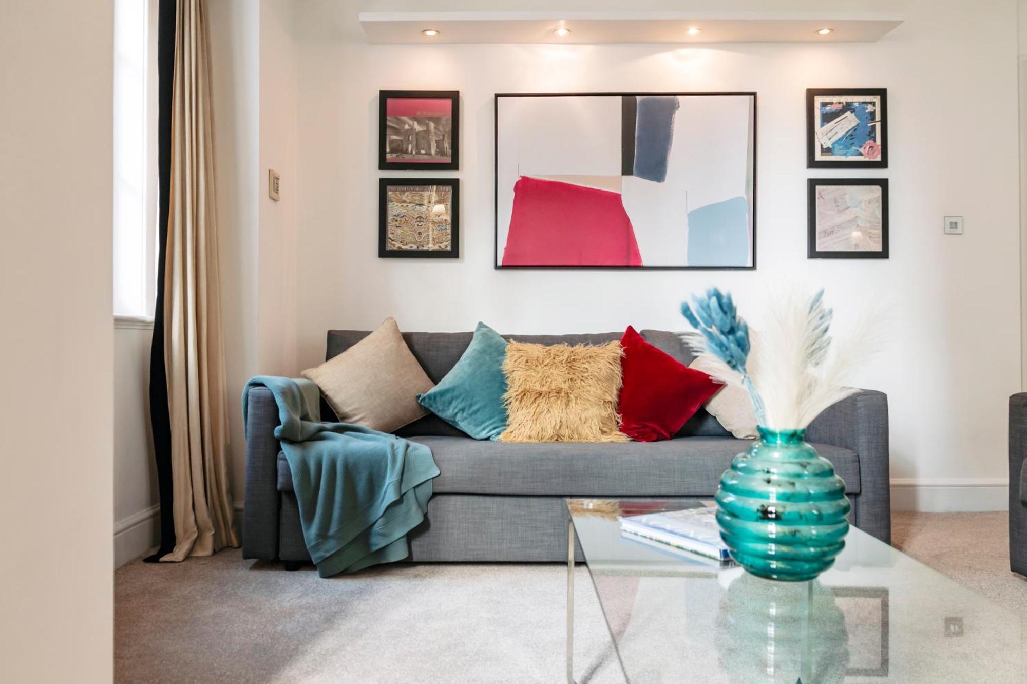Welcome - Trafalgar Square Apartment *