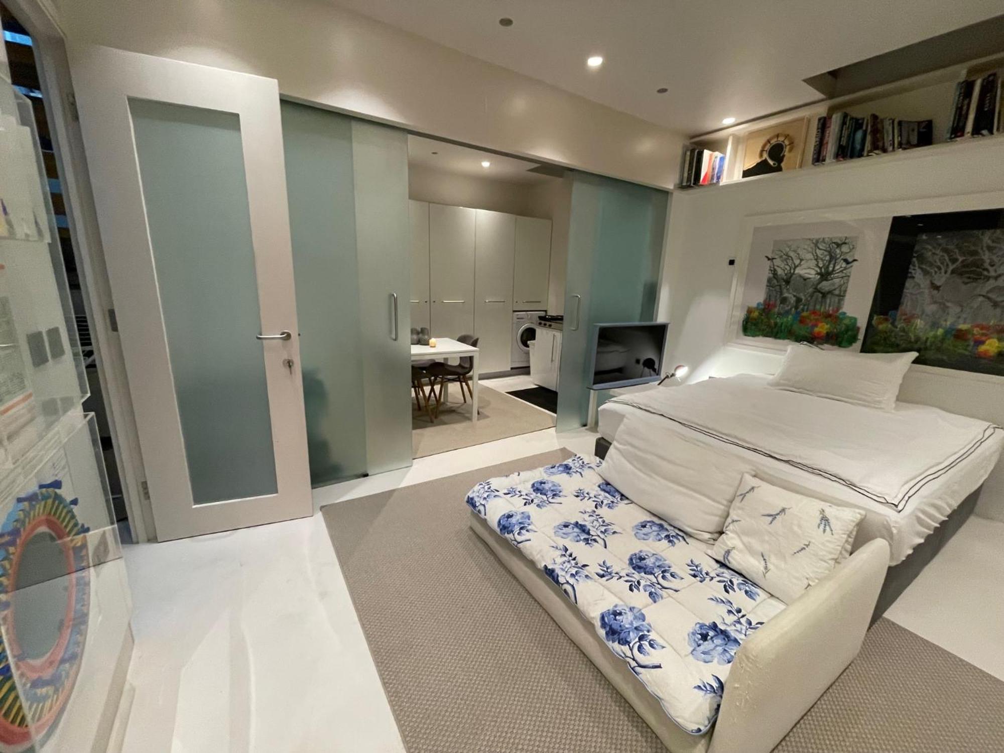 Appartamento Modern Self-contained Ground And Basement *