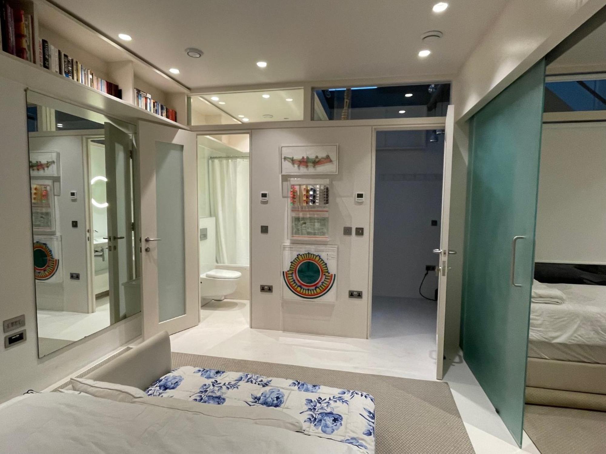 Appartamento Modern Self-contained Ground And Basement *