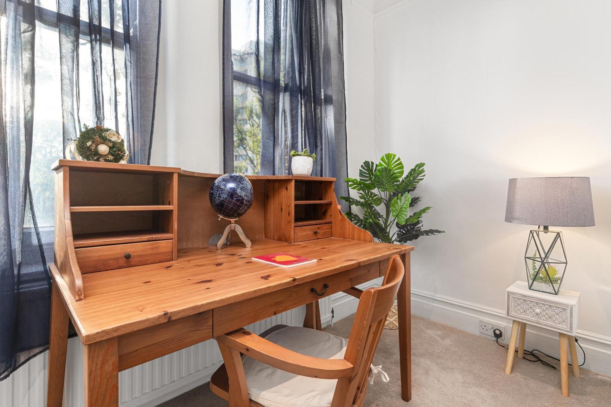3 Bedroom Sloane Square Kings Road Chelsea Bm1 *