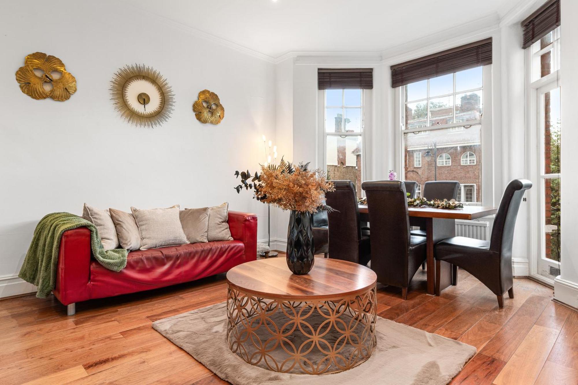 3 Bedroom Sloane Square Kings Road Chelsea Bm1 Apartment London